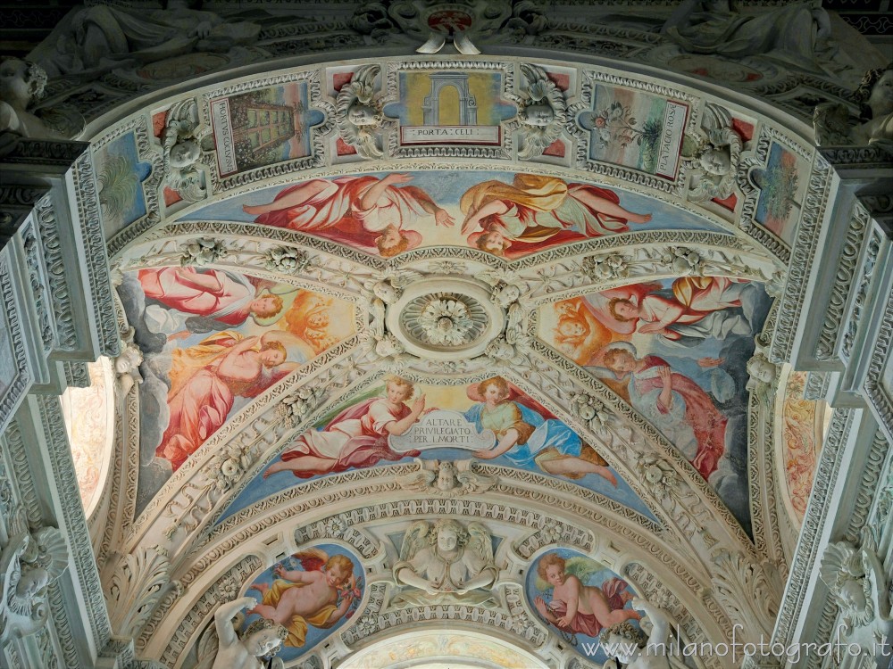Biasca (Canton Ticino, Svizzera) - Soffitto della Cappella Pellanda